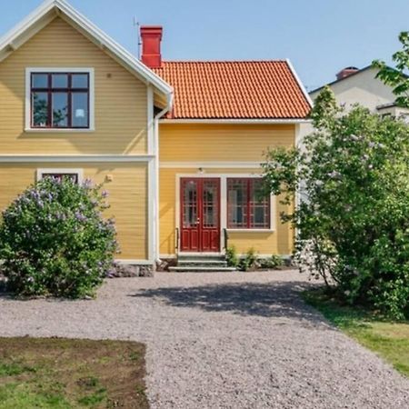 Casa Fontenay Charmig Laegenhet Naera Stadsparken Och Vaettern Hjo Dış mekan fotoğraf